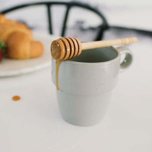 manuka honey in tea