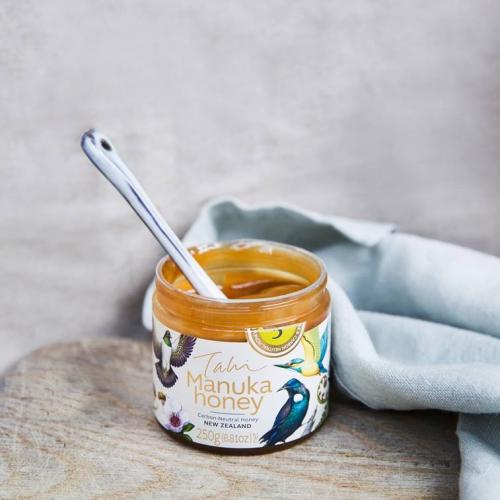 tahi manuka honey UMF 5 plus open jar 3